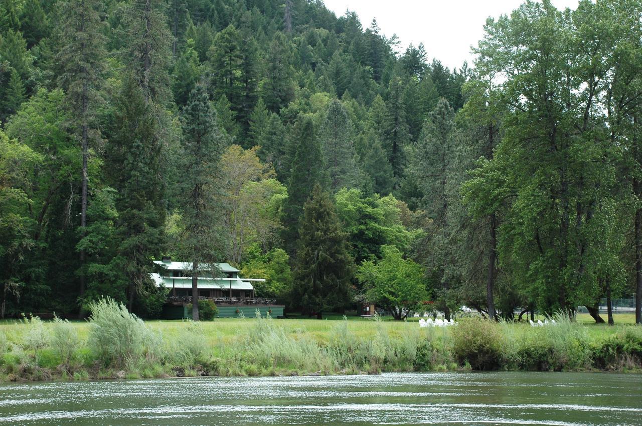 Merlin Morrisons Rogue River Lodge מראה חיצוני תמונה