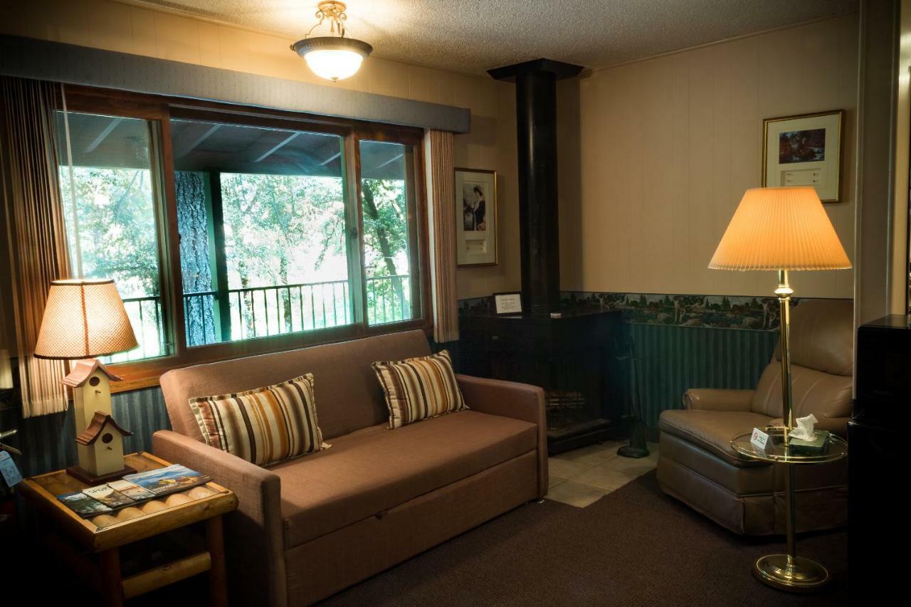Merlin Morrisons Rogue River Lodge מראה חיצוני תמונה