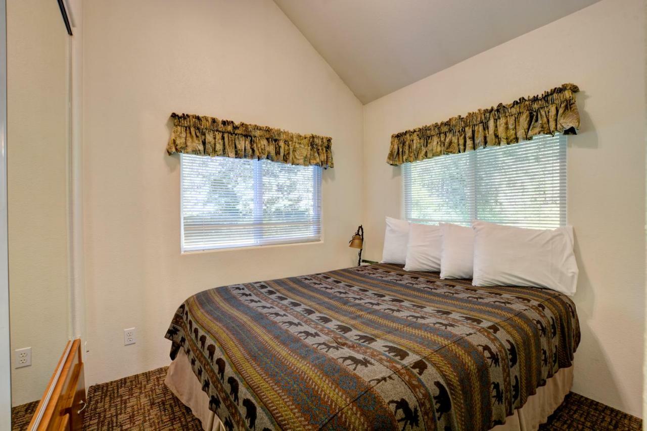 Merlin Morrisons Rogue River Lodge מראה חיצוני תמונה