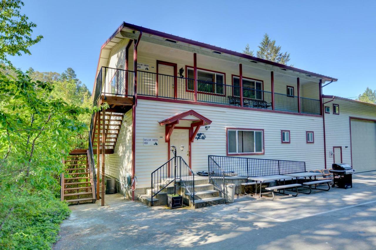 Merlin Morrisons Rogue River Lodge מראה חיצוני תמונה